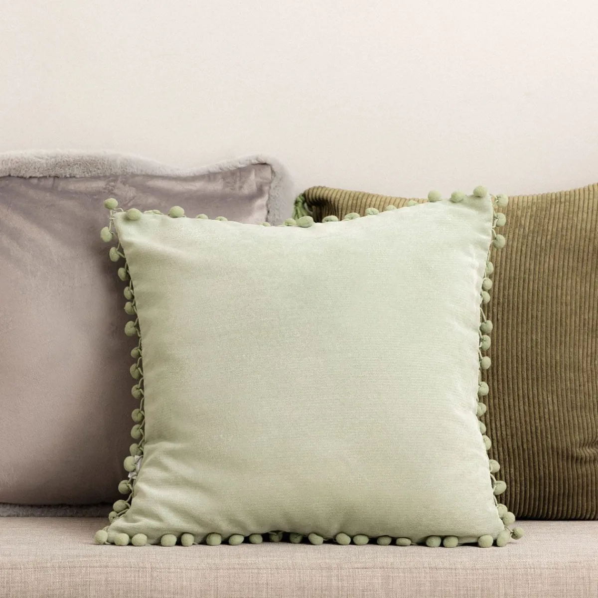 HOMLA Poszewka Eslov Pistacjowa Z Pomponami 45X45 Cm Zielony New
